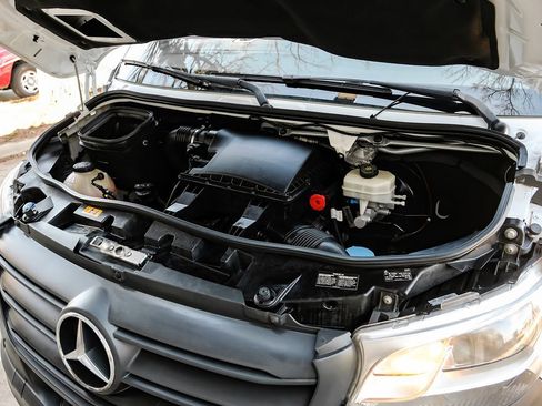 Used 2019 Mercedes-Benz Sprinter 144 Cargo w/ Driver Convenience Package image 33