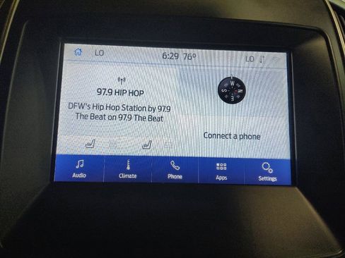 Used 2020 Ford Edge SEL image 25