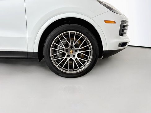 Used 2023 Porsche Cayenne Platinum Edition AWD/4WD image 35