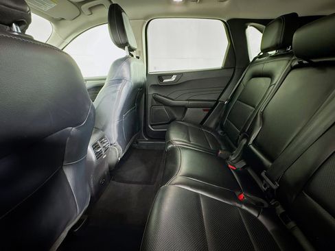 Used 2022 Ford Escape Titanium image 24