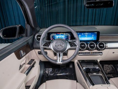 New 2026 Mercedes-Benz GLB 250 image 14