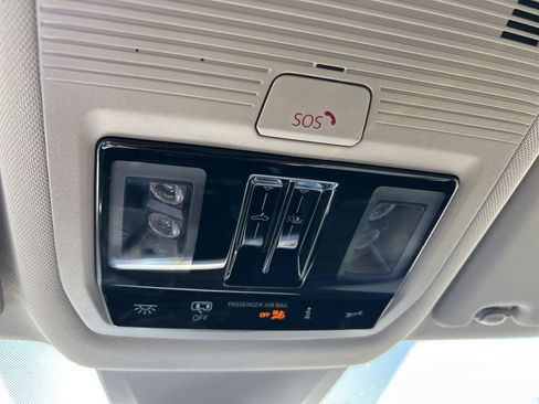 Certified 2025 Volkswagen Atlas SEL Premium R-Line image 43