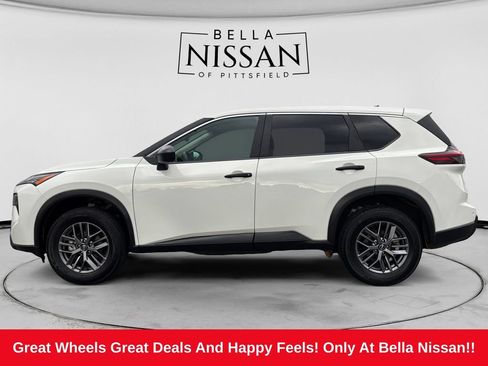 Used 2024 Nissan Rogue S AWD/4WD image 2