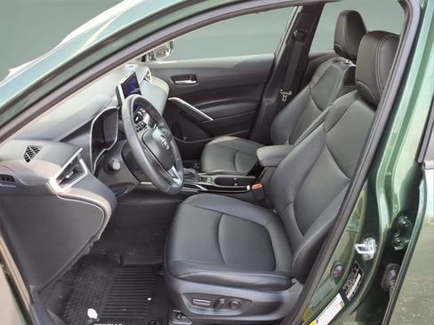 Used 2025 Toyota Corolla Cross XLE w/ Convenience Package AWD/4WD image 28
