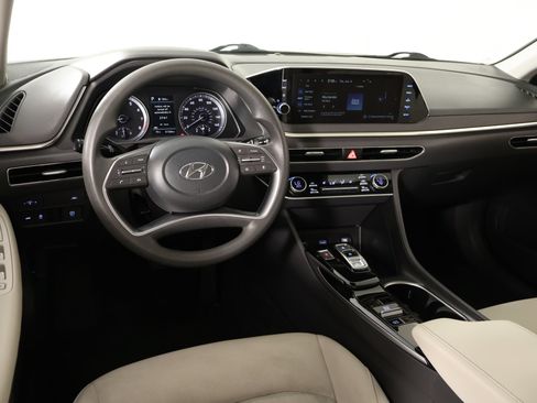 Used 2023 Hyundai Sonata SEL FWD image 2