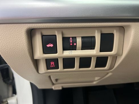 Used 2018 Subaru Legacy 2.5i w/ Alloy Wheel Package image 12