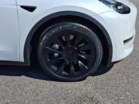 Used 2021 Tesla Model Y Long Range AWD/4WD image 8