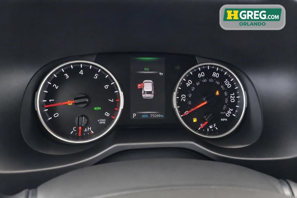 Used 2021 Toyota RAV4 XLE FWD image 13
