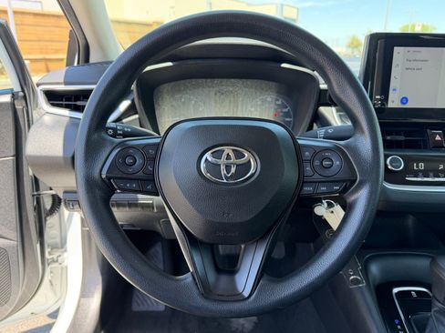 Used 2023 Toyota Corolla LE FWD image 17