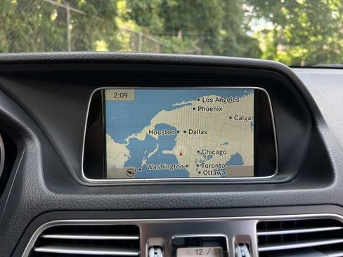 Used 2015 Mercedes-Benz E 550 Cabriolet image 23