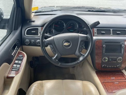 Used 2008 Chevrolet Avalanche LTZ w/ LTZ Preferred Equipment Group AWD/4WD image 13