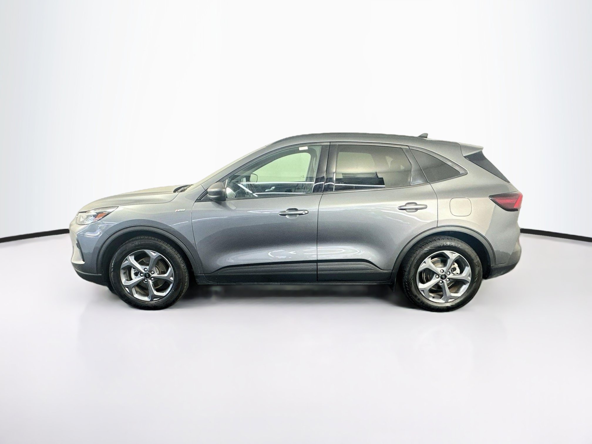 Used 2025 Ford Escape ST-Line FWD image 4