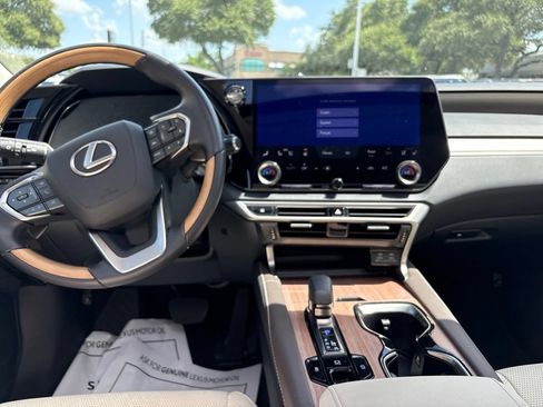 Certified 2025 Lexus RX 350 Premium Plus w/ Accessory Package (Z1) FWD image 18