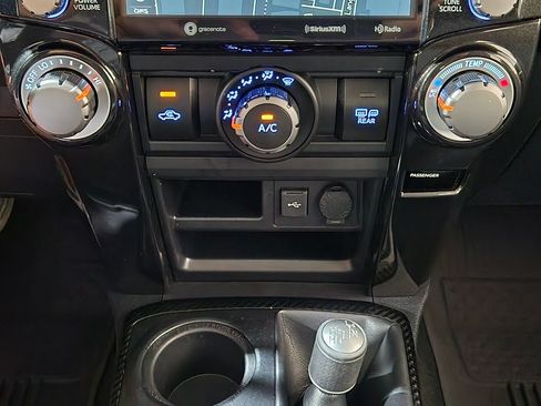 Used 2021 Toyota 4Runner TRD Off-Road Premium AWD/4WD image 34