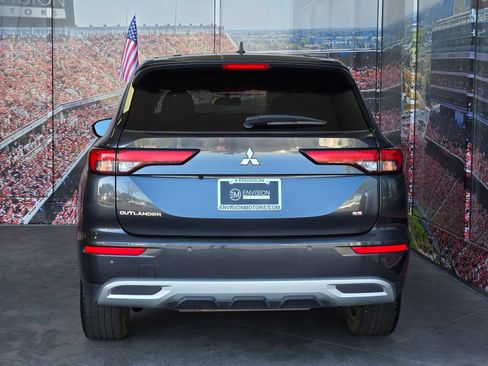 Used 2024 Mitsubishi Outlander SE Black Edition FWD image 7