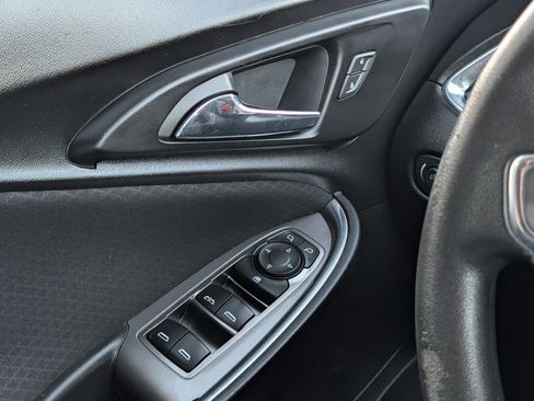 Used 2018 Chevrolet Malibu LT image 20