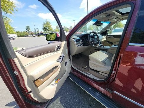 Used 2018 GMC Yukon Denali w/ Open Road Package AWD/4WD image 25