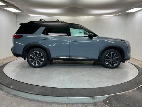 New 2026 Nissan Pathfinder Platinum image 6