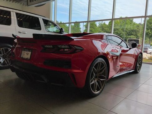 Used 2025 Chevrolet Corvette Z06 RWD image 3