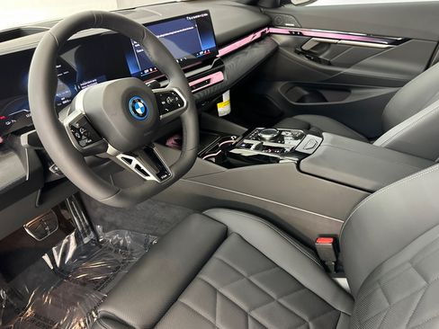 New 2027 BMW i5 eDrive40 w/ M Sport Package RWD image 4
