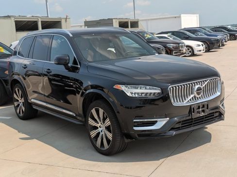 Used 2022 Volvo XC90 T8 Inscription Expression w/ Advanced Package AWD/4WD image 3
