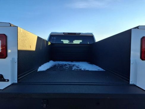 Used 2024 GMC Sierra 2500 Pro w/ Convenience Package RWD image 14