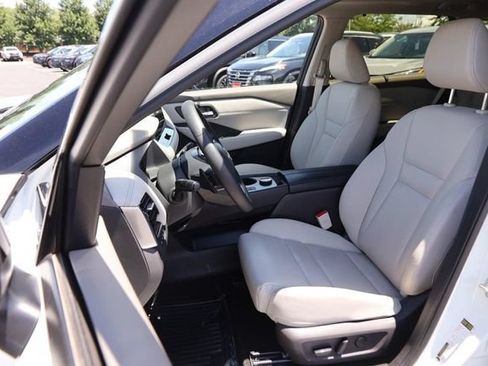 Certified 2025 Nissan Rogue SL w/ SL Premium Package AWD/4WD image 10