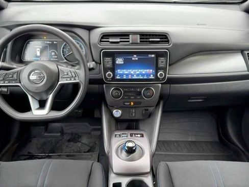 Certified 2022 Nissan Leaf S image 11