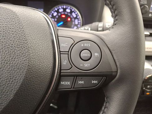 Certified 2022 Toyota RAV4 XLE Premium image 18