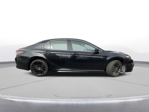 Used 2023 Toyota Camry XSE image 5