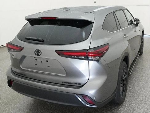 Used 2026 Toyota Highlander Limited AWD/4WD image 13