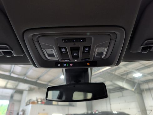 Used 2023 GMC Sierra 2500 Denali AWD/4WD image 12
