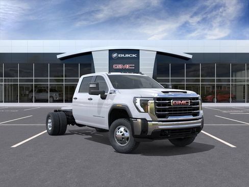 New 2026 GMC Sierra 3500 Pro AWD/4WD image 1