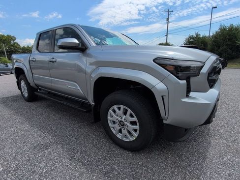 Certified 2026 Toyota Tacoma SR5 AWD/4WD image 9
