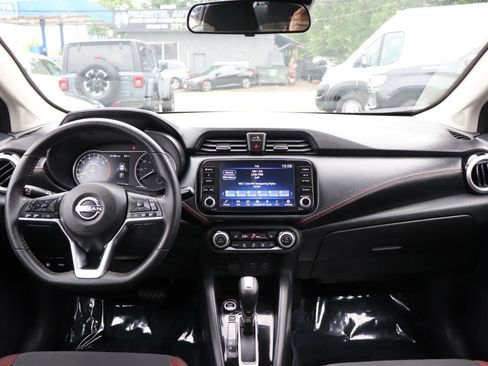 Used 2024 Nissan Versa SR FWD image 16