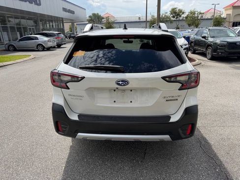 Used 2022 Subaru Outback Touring AWD/4WD image 6
