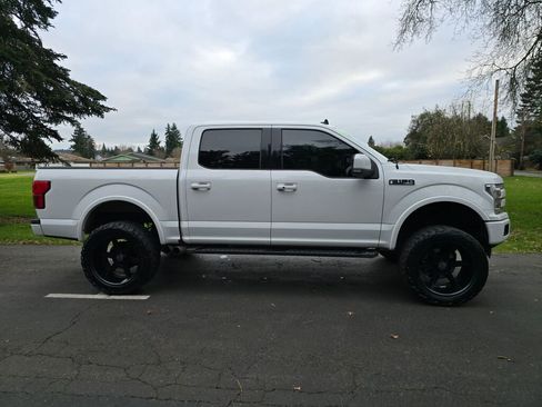 Used 2019 Ford F150 Lariat w/ Equipment Group 502A Luxury image 8