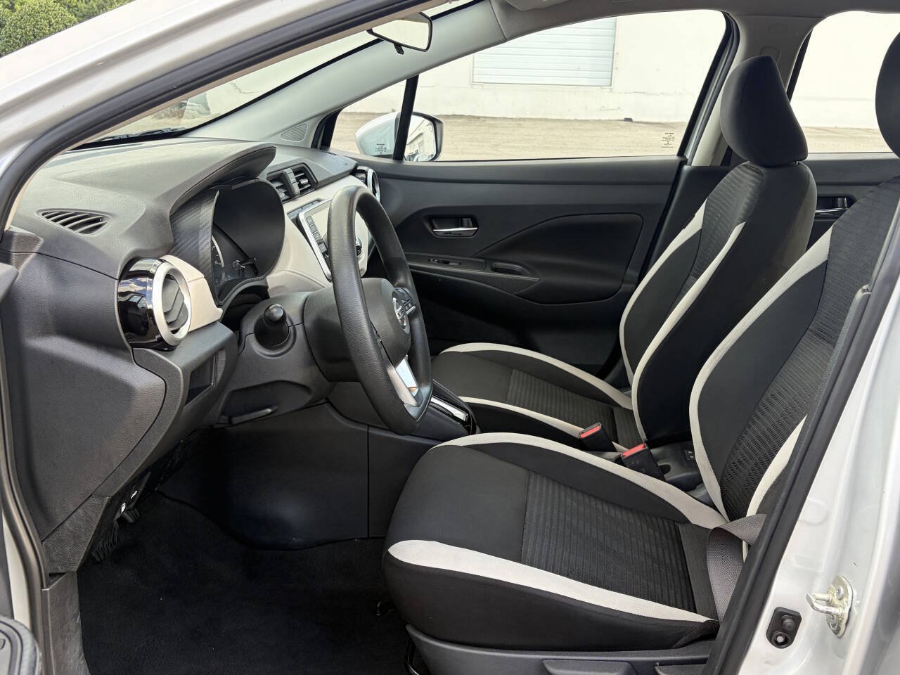 Used 2021 Nissan Versa SV FWD image 27