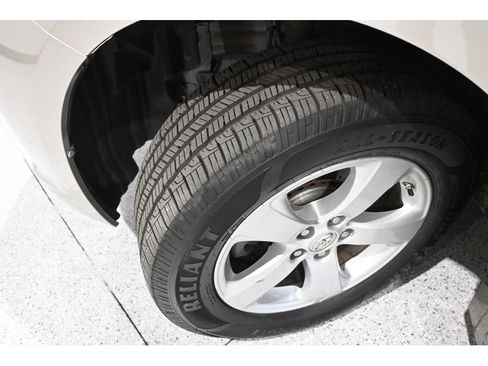 Used 2015 Toyota Sienna LE FWD image 11