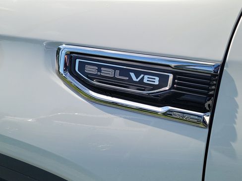 Used 2025 GMC Sierra 1500 SLT RWD image 7