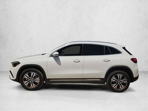 Used 2025 Mercedes-Benz GLA 250 4MATIC image 10