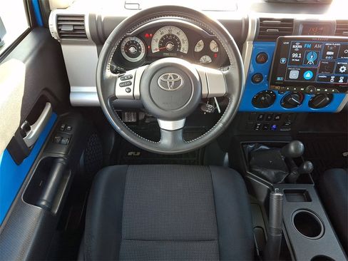 Used 2007 Toyota FJ Cruiser 4WD image 11