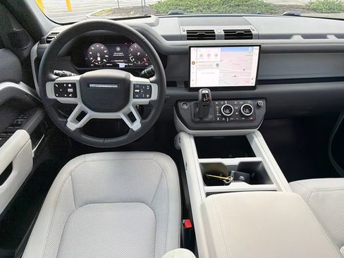 Used 2025 Land Rover Defender 110 X-Dynamic SE AWD/4WD image 23