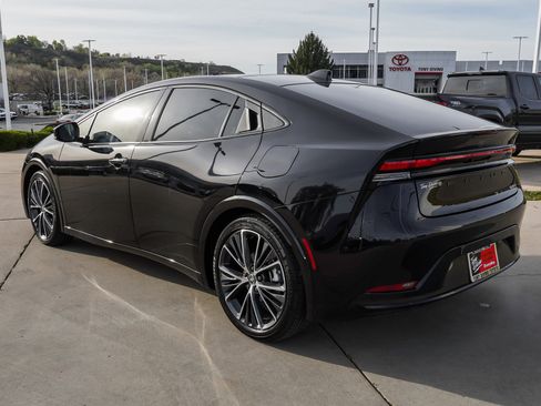 Used 2026 Toyota Prius XLE image 6