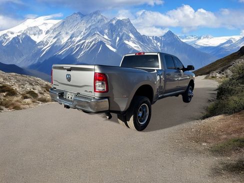 Used 2021 RAM 3500 Big Horn image 5