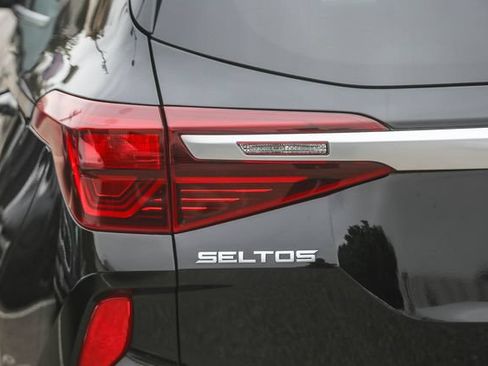 Certified 2022 Kia Seltos EX AWD/4WD image 11