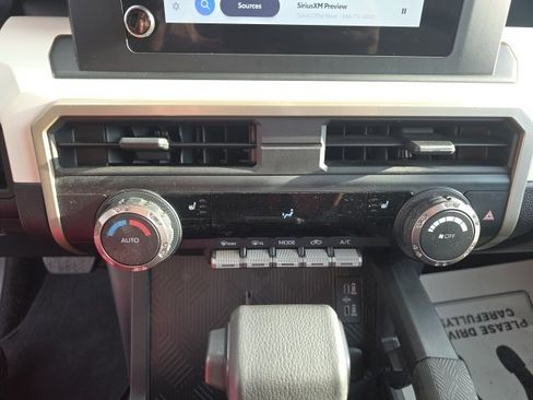 Used 2024 Toyota Tacoma TRD Off-Road image 21