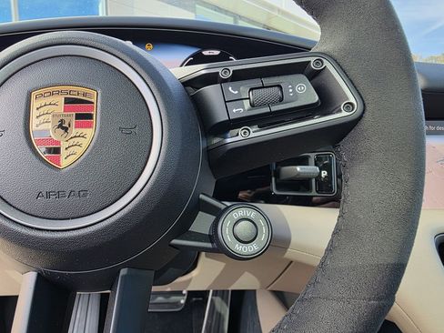 Used 2025 Porsche Taycan 4S image 31