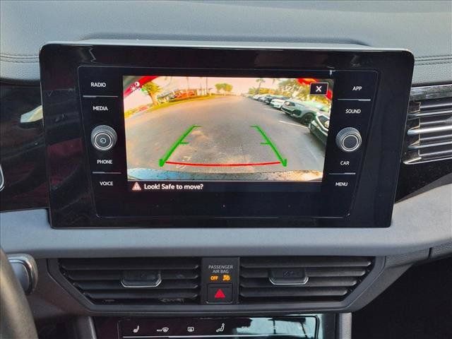 Used 2025 Volkswagen Jetta SE FWD image 14