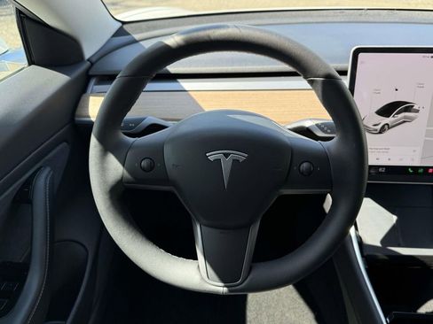 Used 2020 Tesla Model 3 Long Range image 16